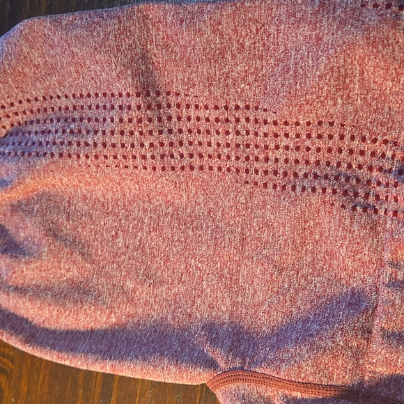 Womena Pink Textured Athletic Shorts In Size Medium - Picture 6 of 6